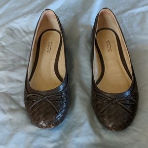 Brown ballet flats